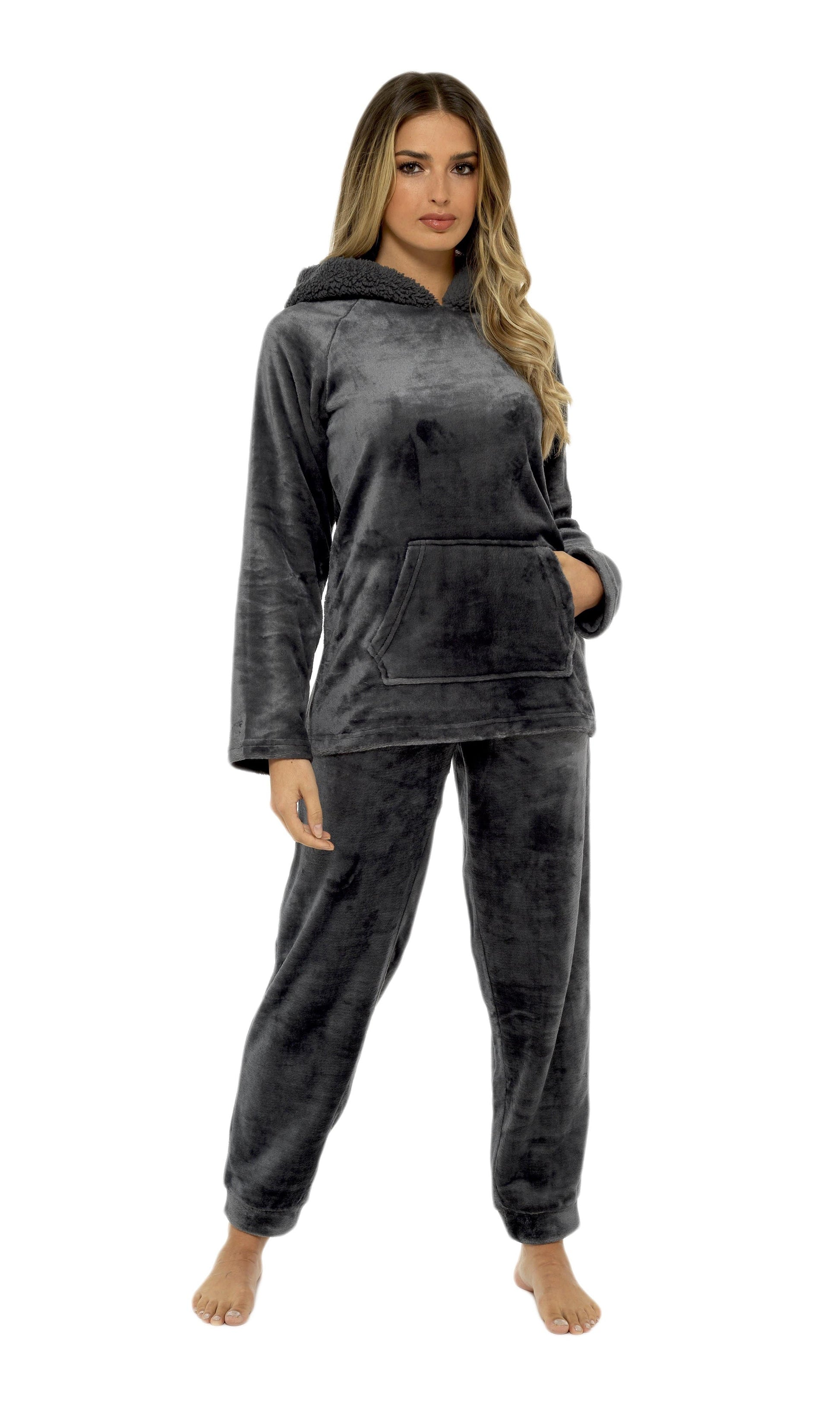 https://www.oliviarocco.com/cdn/shop/products/charcoal-plush-fleece-hooded-pyjama-set-daisy-dreamer-pyjamas-28613751373896.jpg?v=1663028749&width=1946