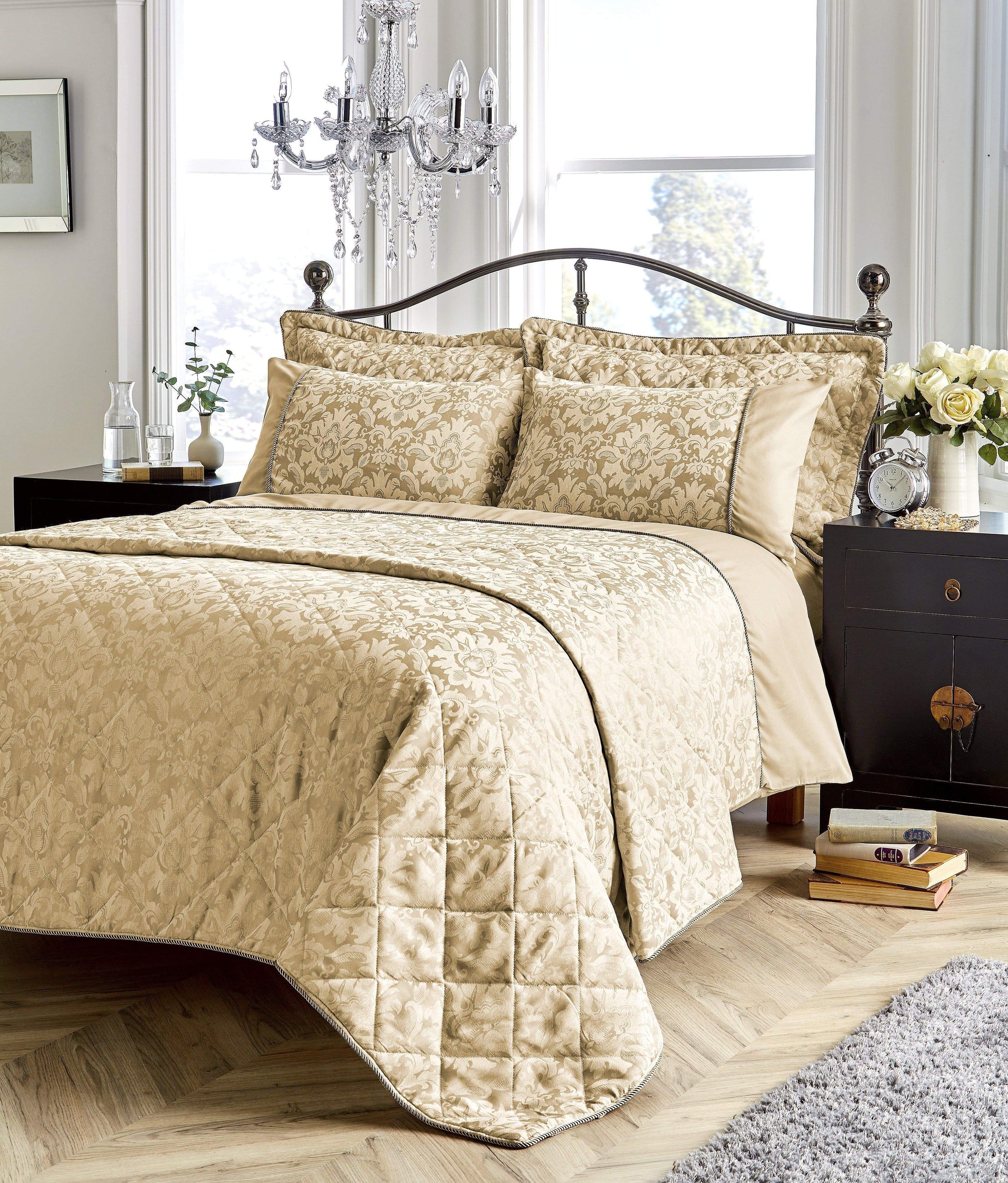 Savoy Woven Jacquard Collection SINGLE / GOLD OLIVIA ROCCO Duvet Cover